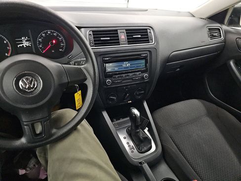 Used 2014 Volkswagen Jetta S image 11