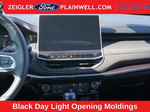 Used 2023 Jeep Compass Latitude AWD/4WD image 14
