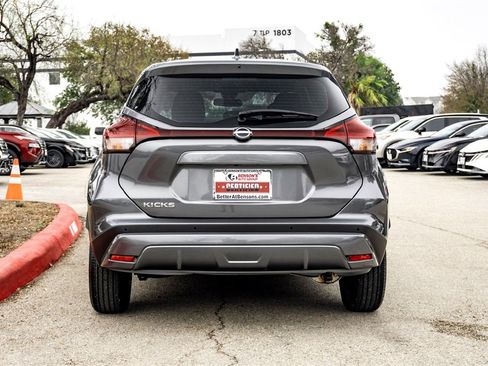 Used 2025 Nissan Kicks Play S image 6