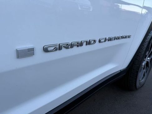 New 2025 Jeep Grand Cherokee L Limited w/ Trailer Tow Package image 9