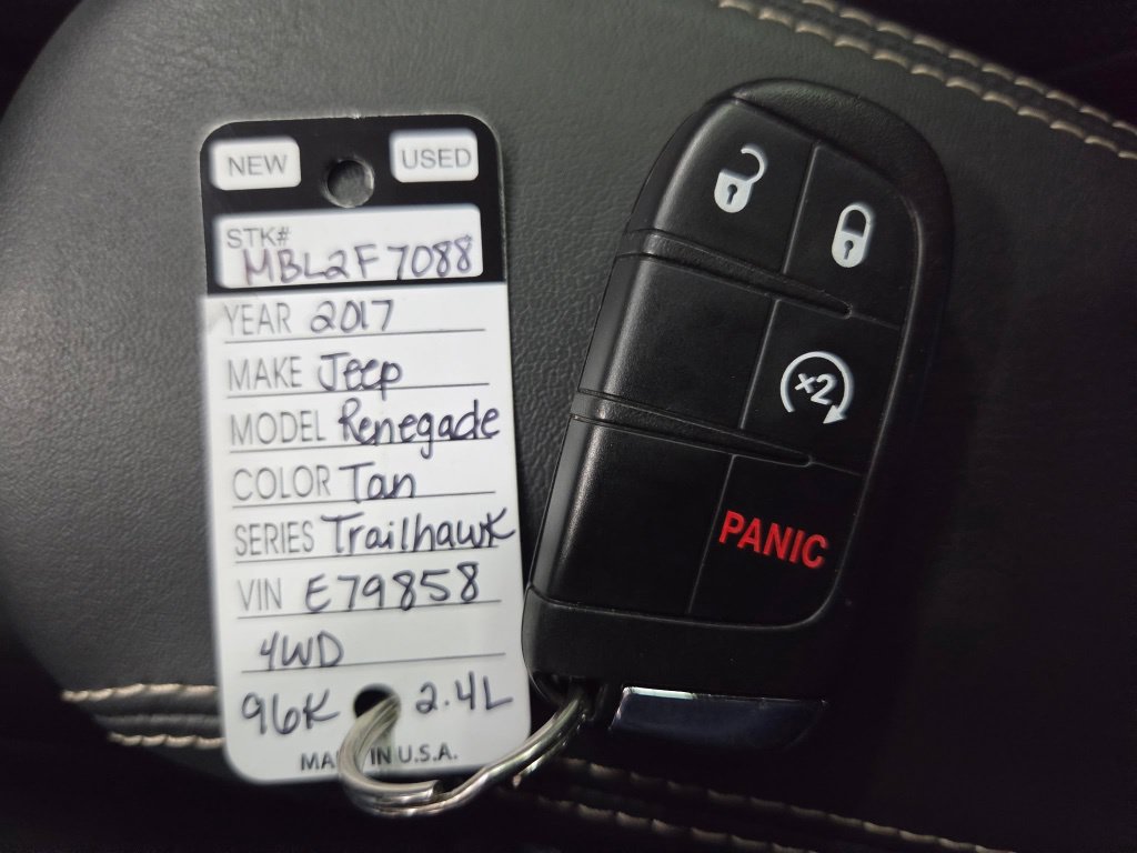 Used 2017 Jeep Renegade Trailhawk AWD/4WD image 51