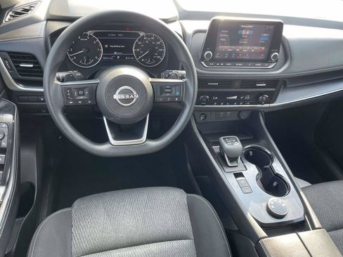 Used 2024 Nissan Rogue SV AWD/4WD image 10