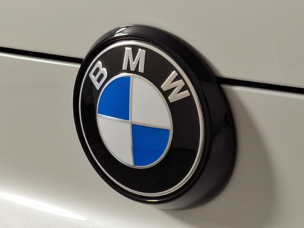 Certified 2025 BMW X6 xDrive40i w/ Executive Package AWD/4WD image 32