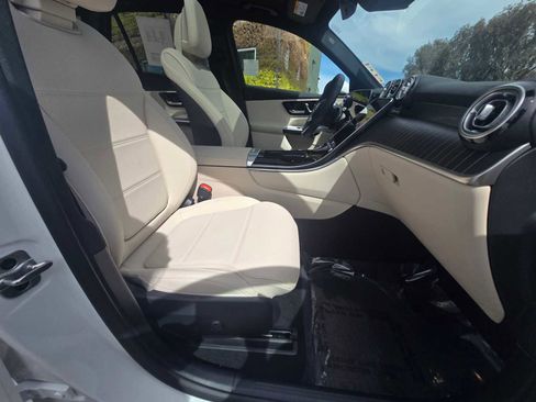 Used 2026 Mercedes-Benz GLC 300 4MATIC image 11