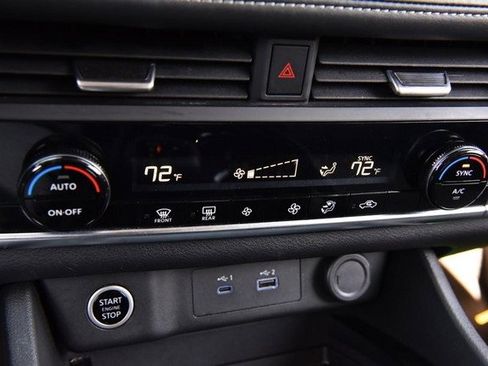 Certified 2023 Nissan Rogue SV image 15