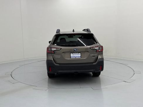 Certified 2022 Subaru Outback Premium image 5