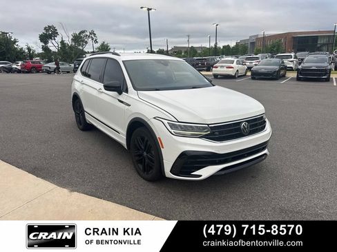 Used 2022 Volkswagen Tiguan SE R-Line FWD image 11