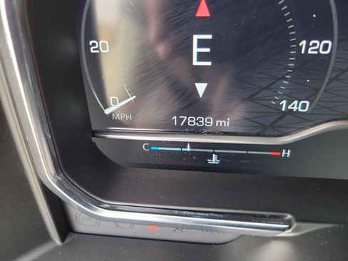 Used 2024 GMC Sierra 1500 AT4X image 32