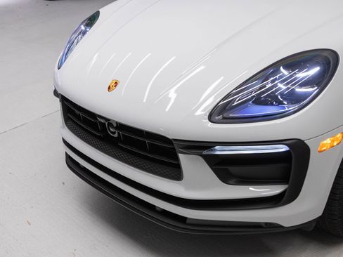 New 2026 Porsche Macan image 33