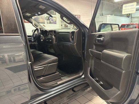 Used 2019 Chevrolet Silverado 1500 Custom w/ Custom Value Package image 27