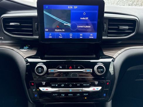 Used 2021 Ford Explorer Limited w/ Equipment Group 301A image 24