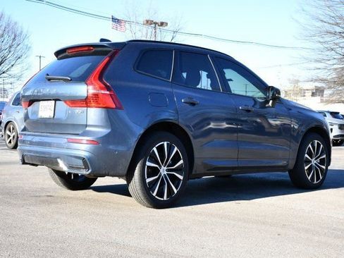 Used 2025 Volvo XC60 B5 Plus image 7