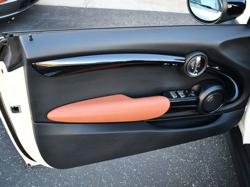 Used 2021 MINI Cooper S image 11