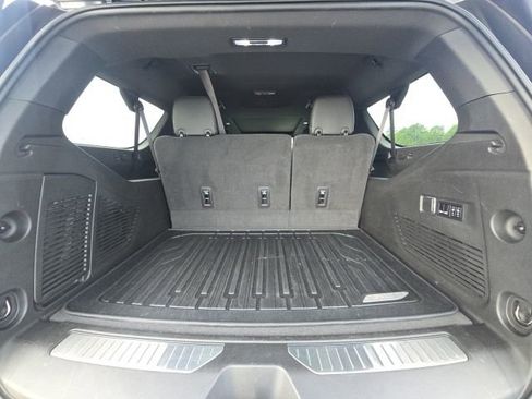 Used 2022 GMC Yukon XL Denali image 14