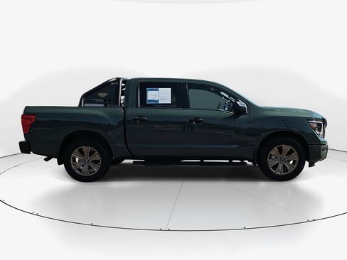 Used 2024 Nissan Titan SV w/ SV Bronze Edition Package image 4