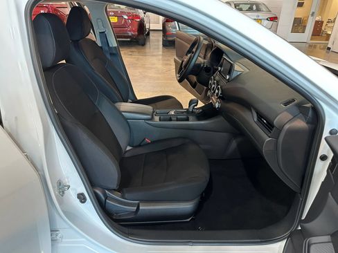 Used 2025 Nissan Sentra S FWD image 34