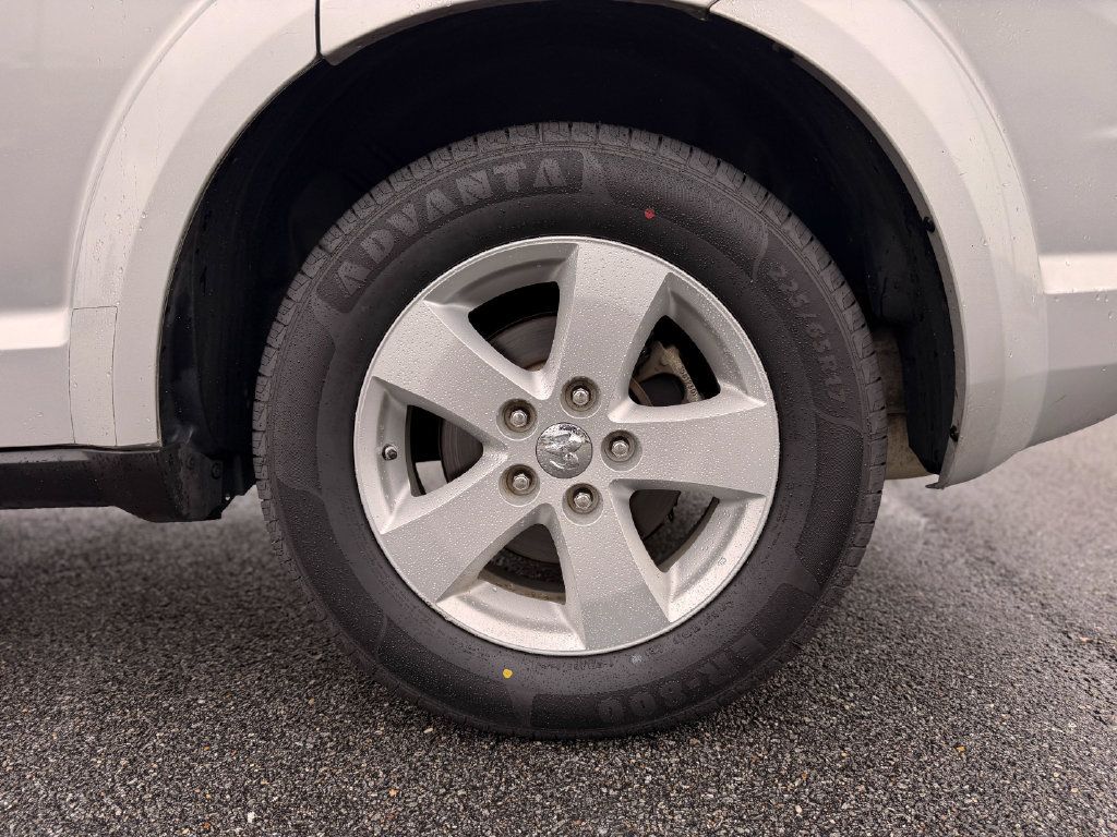 Used 2010 Dodge Journey SXT w/ Flexible Seating Group FWD image 28