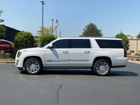 Used 2020 Cadillac Escalade ESV Platinum AWD/4WD image 15