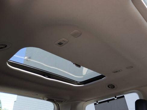 Used 2020 Chrysler Pacifica Limited FWD image 21