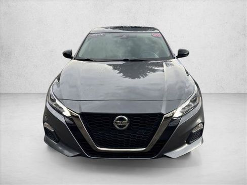 Used 2020 Nissan Altima 2.5 SR w/ Premium Package AWD/4WD image 2