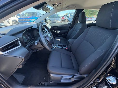 Used 2025 Toyota Corolla LE FWD image 25
