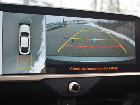 Used 2023 Toyota Crown Limited w/ Advanced Technology Package image 18