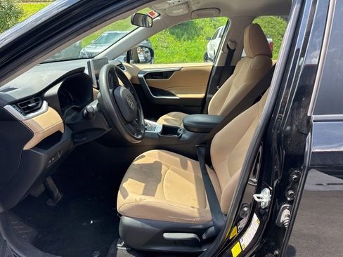 Used 2023 Toyota RAV4 LE image 15