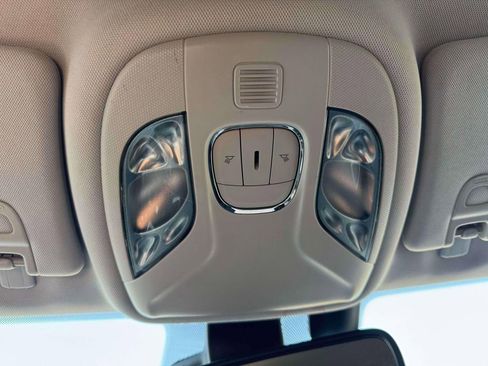 Used 2018 Jeep Compass Latitude w/ Popular Equipment Group AWD/4WD image 34