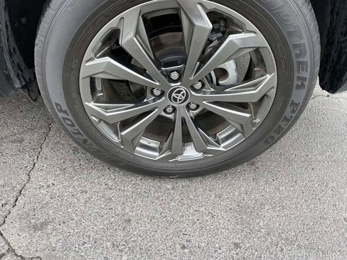 Used 2023 Toyota RAV4 XLE Premium image 27