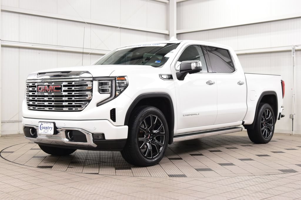Used 2024 GMC Sierra 1500 Denali w/ Denali Reserve Package AWD/4WD image 3
