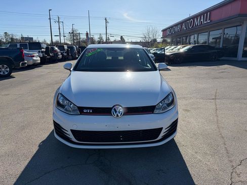 Used 2017 Volkswagen Golf 4-Door image 8