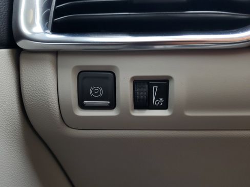 Used 2023 Cadillac XT4 Luxury w/ Cold Weather Package image 29