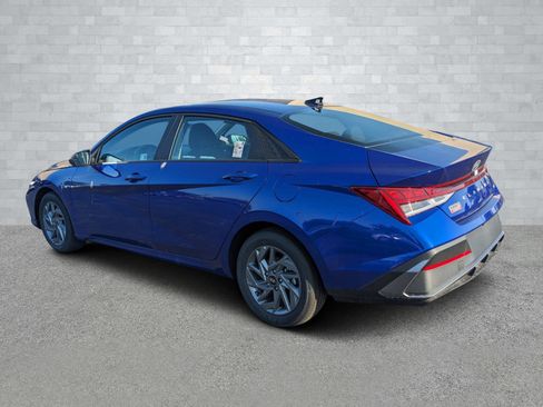 New 2026 Hyundai Elantra Blue image 7