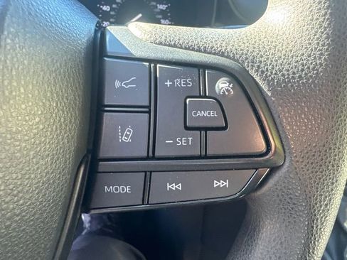 Used 2024 Toyota Sienna LE image 31