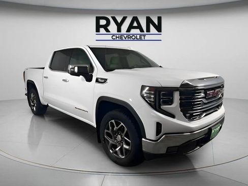 Certified 2022 GMC Sierra 1500 SLT w/ X31 Off-Road Package image 1