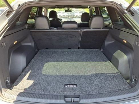 Used 2021 Volkswagen Atlas Cross Sport SE w/ Panoramic Sunroof Package FWD image 26
