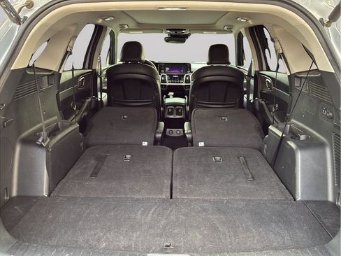 Used 2023 Kia Sorento EX w/ Panoramic Sunroof Package image 9