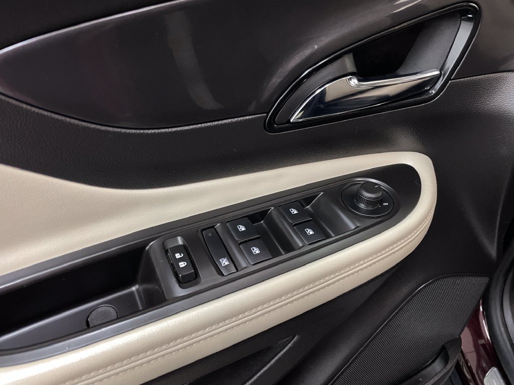 Certified 2018 Buick Encore Preferred FWD image 22