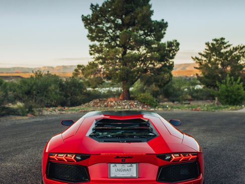 Used 2013 Lamborghini Aventador LP 700-4 image 9