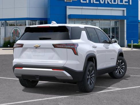 New 2027 Chevrolet Equinox LT w/ Convenience Package II FWD image 4