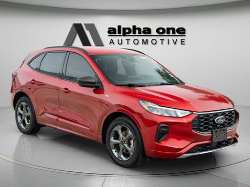 Used 2024 Ford Escape ST-Line FWD image 3