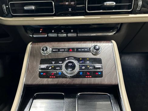 Used 2022 Lincoln Aviator Reserve w/ Equipment Group 201A AWD/4WD image 22