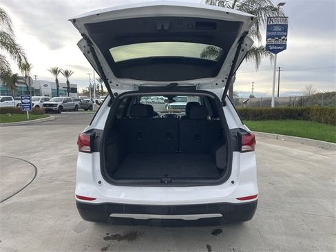 Used 2024 Chevrolet Equinox LT image 25