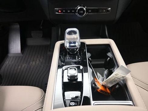 New 2026 Volvo XC90 B6 Plus w/ Protection Package Premier image 13
