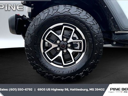 Used 2024 Jeep Wrangler Unlimited Rubicon image 7