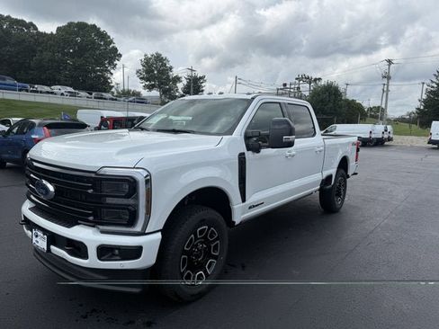 New 2026 Ford F250 Platinum AWD/4WD image 3