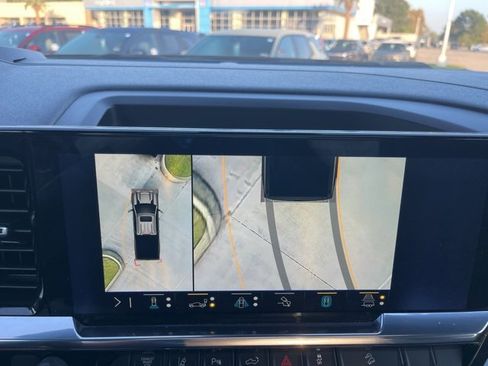 Used 2024 Chevrolet Silverado 2500 High Country w/ Z71 Off-Road Package image 32