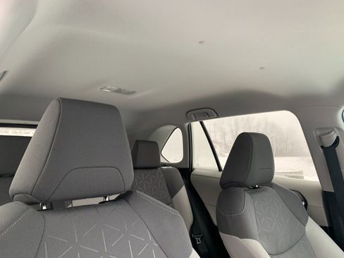 Used 2021 Toyota RAV4 XLE image 20