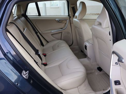 Used 2015 Volvo V60 T5 Premier image 20