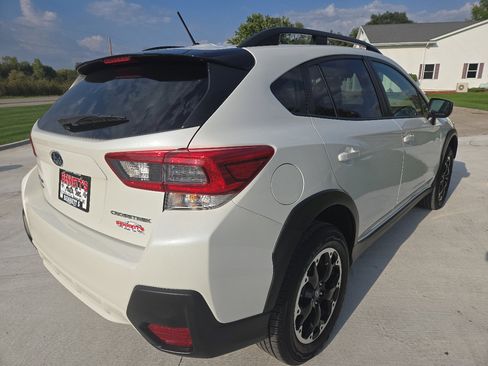 Used 2022 Subaru Crosstrek 2.0i image 5